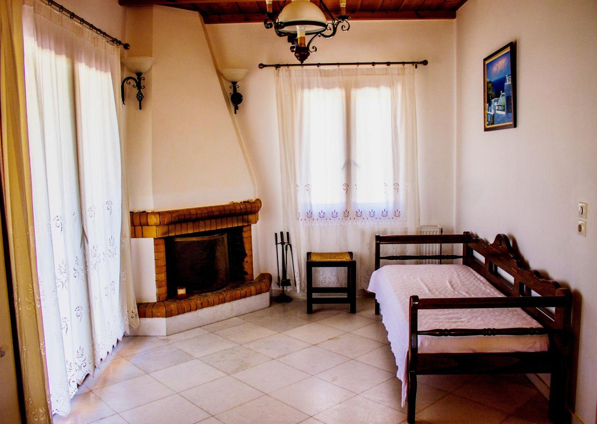 Avgerinos Village Agiassos Room photo